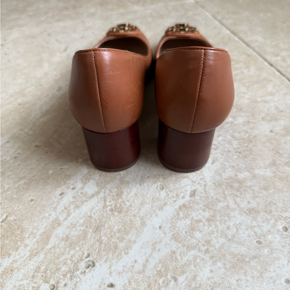 Tory Burch Tan Block Heels with Gold Logo Size 6.5 - Picture 5 of 8